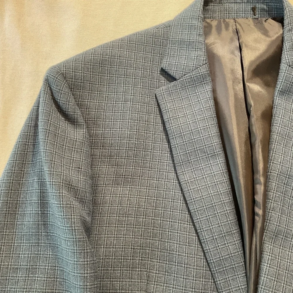 CHAPS Men's Blazer, Blue Black Modern Cross Pattern Size 42L, 2 button Business‎
